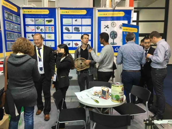 SHH en 2016Euromold Show Estamos en el stand de European Model Exhibition A1-C140.jpg